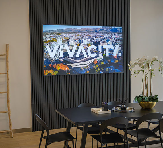 Digital signage & displays